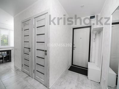 Аренда квартир в Павлодарской обл.: 3-комнатная квартира · 52 м² · 2/5 этаж, Чокина 94 — Чокина,9школа за 450 000 〒 3-комнатная квартира · 52 м² · 2/5 этаж, Чокина 94 — Чокина,9школа за 450 000 〒 в Павлодаре
