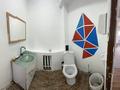 Свободное назначение, офисы, магазины и бутики, склады, общепит, салоны красоты, медцентры и аптеки, образование, развлечения, кабинеты и рабочие места, студии · 100 м² за 300 000 ₸ в Астане, Сарыарка р-н — фото 6
