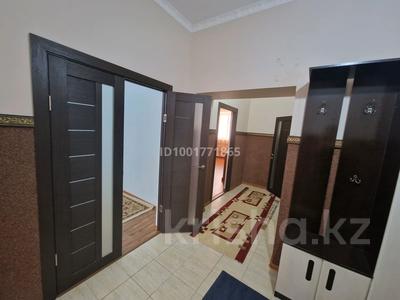 2-комнатная квартира · 90 м² · 2/9 этаж, мкр Нурсая, Султанахмет Кожыков за 250 000 ₸ в Атырау