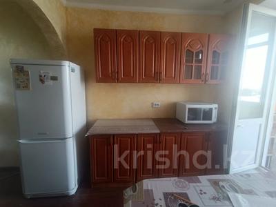 3-бөлмелі пәтер · 70 м² · 7/10 қабат, мкр Мамыр-7 7 — Момышулы, бағасы: 300 000 ₸ в Алматы, Ауэзовский р-н