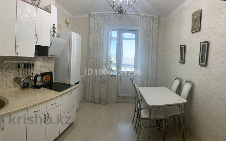 2-комнатная квартира · 63 м² · 9/12 этаж, Кордай 2 — Жеруйык парк рядом, имеется сквер напротив дома,где прогуливаться доставляет огромное удовольствие, в шаговой доступности имеется Теннисный центр, комфортная школа новая, остановки тоже в шаговой доступности, район красивый зелёный, в доме паркинг, двор огороженный за 38.5 млн ₸ в Астане, Алматы р-н — фото 2