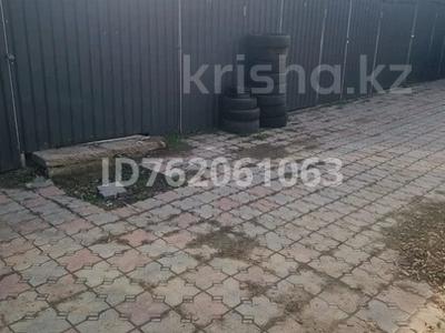Гараж · 10 м² · мкр Алгабас, Фаризы Онгарасыновой 46, бағасы: 20 000 ₸ в Алматы, Алатауский р-н