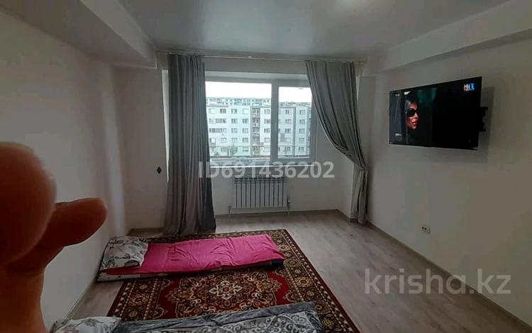 2-комнатная квартира, 60 м², 4/5 этаж помесячно, Алтын орда 6/18