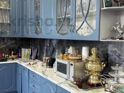 4-бөлмелі пәтер · 125 м² · 8/9 қабат, Туран 46Б, 46Б/1, 46Б/2, бағасы: ~ 87 млн ₸ в Астане, Нура р-н