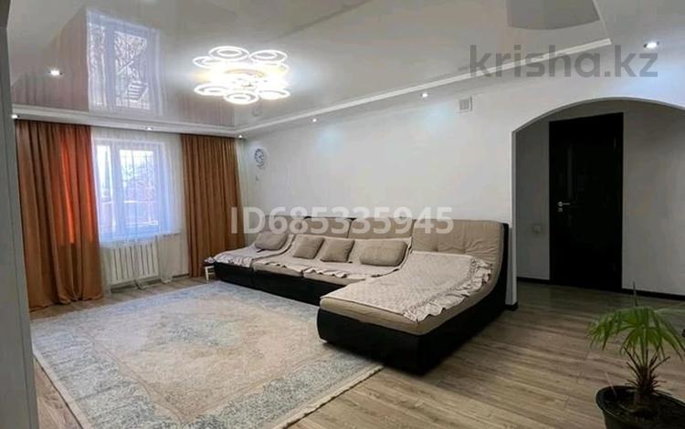 3-комнатная квартира, 75 м², 2/5 этаж, Райымбека 60а за 24.5 млн 〒 в Каскелене — фото 3