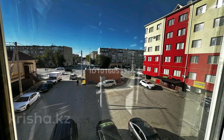 3-комнатная квартира · 80 м² · 2/5 этаж, Шукирова 98Б — Шұғыла за 210 000 ₸ в  — фото 2