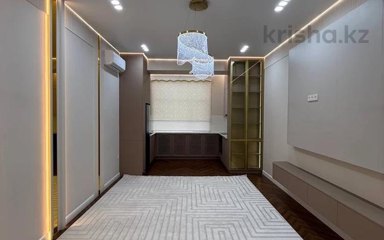 3-комнатная квартира · 95 м² · 7/13 этаж, 16-й мкр 84 за 42.5 млн ₸ в Актау — фото 2