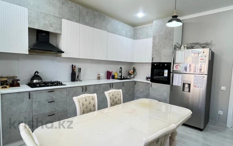 3-комнатная квартира · 121 м² · 3/5 этаж, мкр. Алтын орда за 37 млн ₸ в Актобе — фото 13