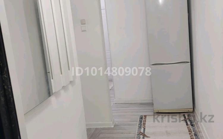 3-комнатная квартира · 50 м² · 2/5 этаж, мкр 5 109 за 180 000 ₸ в Актобе — фото 2
