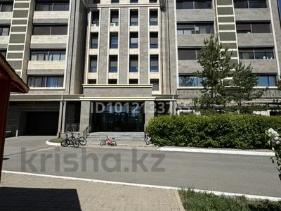 5-бөлмелі пәтер · 165 м² · 2/5 қабат, ул. Умай Ана 12, бағасы: 165 млн ₸ в Астане, Есильский р-н