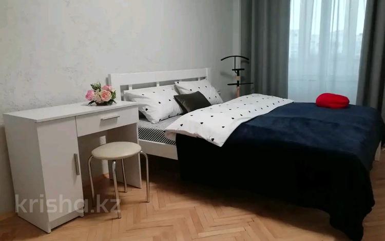 1-комнатная квартира · 38 м² · 3/9 этаж, мкр Юго-Восток, Строителей 19 за 11 000 ₸ в Караганде, Казыбек би р-н — фото 10
