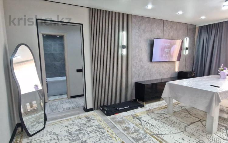 3-комнатная квартира · 65 м² · 9/9 этаж, Майкудук, мкр Голубые пруды за 28 млн ₸ в Караганде, Алихана Бокейханова р-н — фото 2