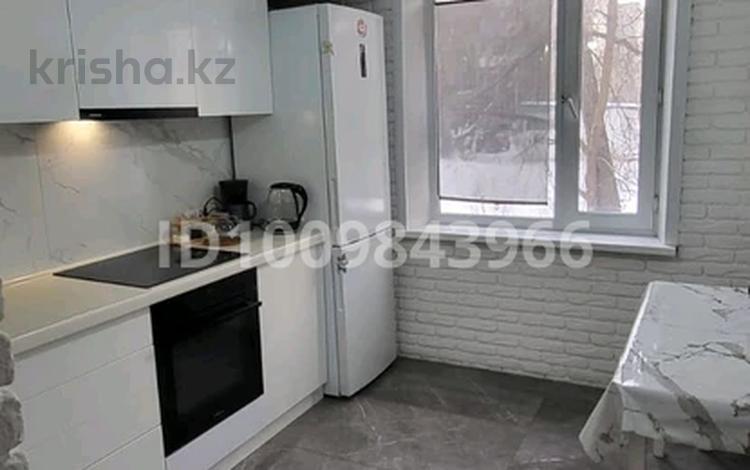 2-бөлмелі пәтер · 59 м² · 1/5 қабат, Пришахтинск, Пришахтинск, 22й микрорайон, бағасы: 18 млн ₸ в Караганде, Алихана Бокейханова р-н — фото 2