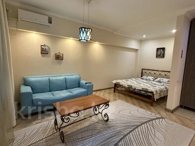 1-комнатная квартира · 40 м² · 4/5 этаж, Желтоксан 129 — Жамбыла за 18 000 〒 в Алматы, Алмалинский р-н
