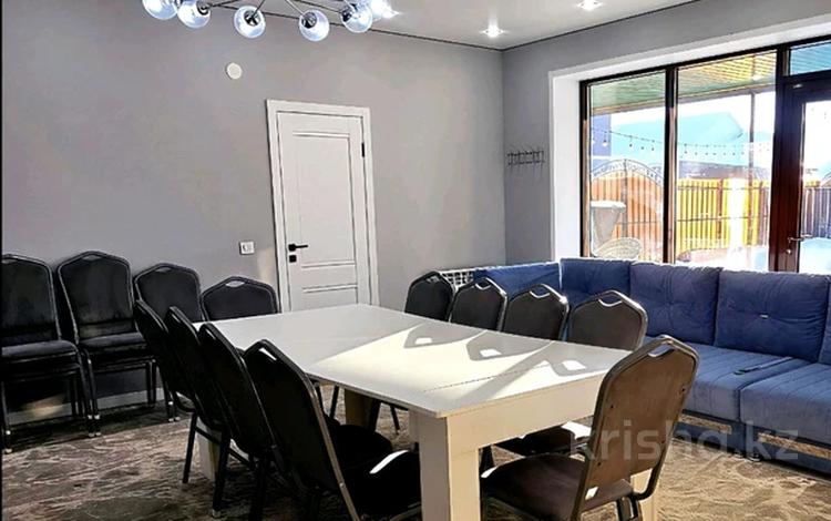 Дом · 2 комнаты · 100 м², Ислямова 218 — Желаевская трасса за 35 000 〒 в Уральске — фото 14