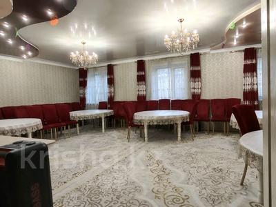 Отдельный дом · 4 комнаты · 358 м² · 10 сот., ул. Кызылкениш за 215 млн ₸ в Астане, Сарыарка р-н
