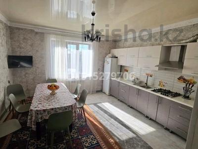 Отдельный дом · 6 комнат · 220 м² · 7.2 сот., Жылкыбай 48 за 105 млн ₸ в Туздыбастау (Калинино)