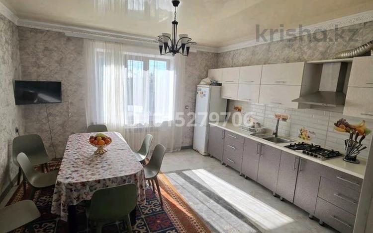 Отдельный дом · 6 комнат · 220 м² · 7.2 сот., Жылкыбай 48 за 105 млн ₸ в Туздыбастау (Калинино) — фото 2