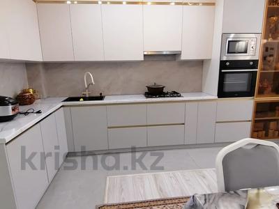 3-комнатная квартира · 108.8 м² · 7/10 этаж, Алии Молдагуловой за 56.5 млн ₸ в Актобе