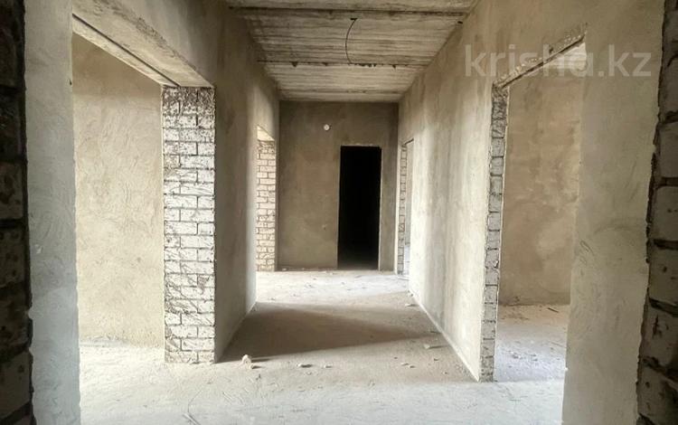 3-комнатная квартира · 132.6 м² · 7/9 этаж, мкр. Алтын орда за 38 млн ₸ в Актобе — фото 2