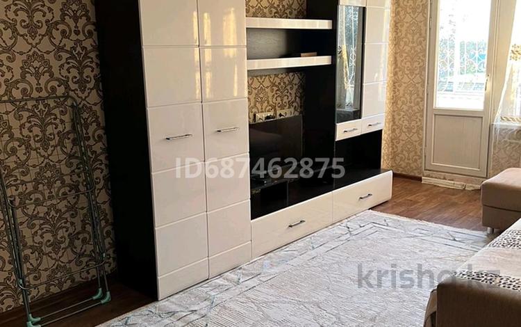 3-бөлмелі пәтер, 60 м², 4/5 қабат ай сайын, Азаттык 169Б — Педколледж, школа-6 , остановка Нарсуд, бағасы: 150 000 〒 в Атырау — фото 12