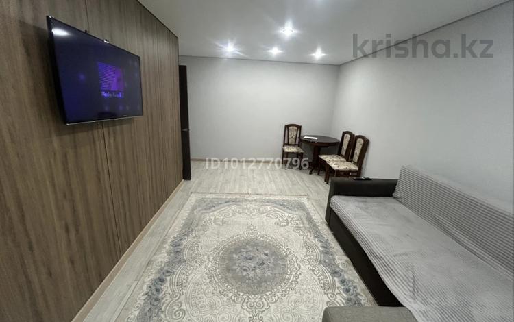 1-комнатная квартира · 35 м² · 3/9 этаж, мкр Юго-Восток, Строителей 25 — Новая корзина, арай , парк победы за 13 000 ₸ в Караганде, Казыбек би р-н — фото 3
