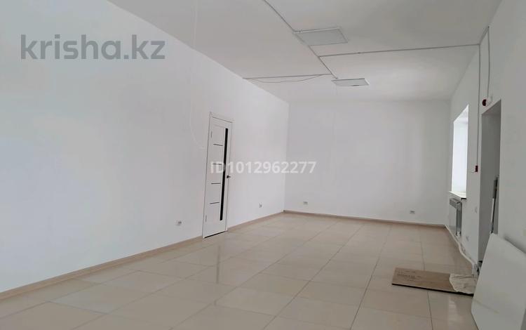 Свободное назначение · 120 м² за 350 000 ₸ в Актобе, мкр. Курмыш — фото 6