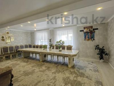 Отдельный дом · 5 комнат · 219 м² · 10 сот., Бейбарыс Султана 183 за 46 млн ₸ в Актобе, жилой массив Акжар-2