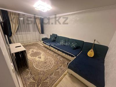 3-бөлмелі пәтер · 64 м² · 4/5 қабат, Майкудук, 17й микрорайон 34, бағасы: 17 млн ₸ в Караганде, Алихана Бокейханова р-н