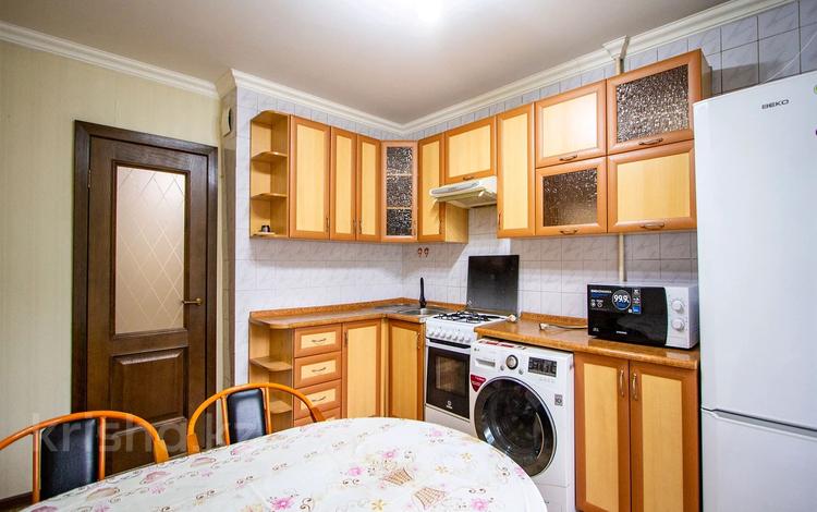 3-комнатная квартира, 70 м², 2/5 этаж, мкр Мамыр-2 7 за 44 млн 〒 в Алматы, Ауэзовский р-н — фото 2