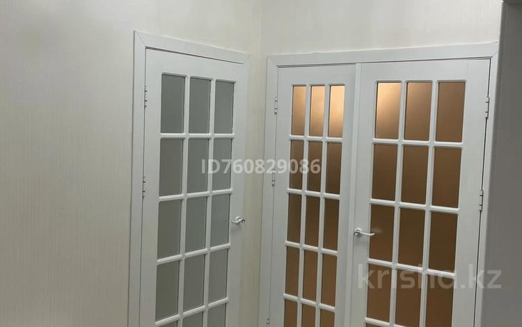 2-бөлмелі пәтер · 64 м² · 4/12 қабат, Сзади Обл. Акимата А2, бағасы: 30 млн ₸ в Туркестане — фото 2