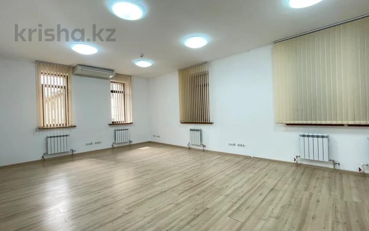 Офисы, магазины и бутики, образование, кабинеты и рабочие места · 40 м² за 340 000 ₸ в Алматы, Бостандыкский р-н — фото 2