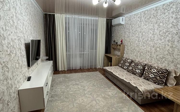 1-бөлмелі пәтер · 30.7 м² · 2/5 қабат, Махамбета 123 — Филармония, рахат и восток, где 12школа, бағасы: 13.5 млн ₸ в Атырау — фото 2