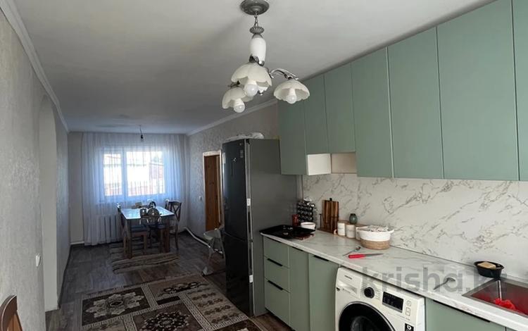 Отдельный дом · 4 комнаты · 92.4 м² · 6 сот., Жомартбаева 6а за 17 млн ₸ в Семее — фото 2