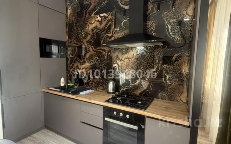 2-комнатная квартира · 58 м² · 9/9 этаж, мкр Нурсая, Абулхайыр хана 74-5 за 300 000 ₸ в Атырау — фото 2