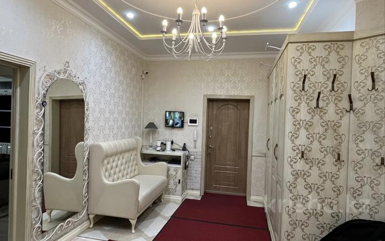 5-бөлмелі пәтер · 220 м² · 6/8 қабат, Каратаева 38а — Тимирязева, бағасы: 250 млн ₸ в Алматы, Бостандыкский р-н — фото 2