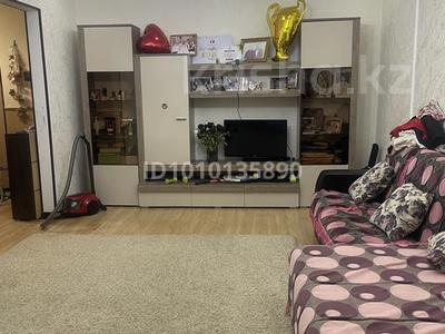 2-бөлмелі пәтер · 72 м² · 5/5 қабат, мкр. Алтын орда, Батыс 2 17 — обл ГАИ, бағасы: ~ 35 млн 〒 в Актобе