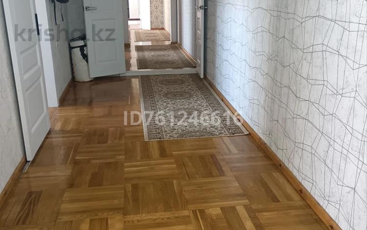4-бөлмелі пәтер · 110 м² · 4/5 қабат, Ғарышкерлер 10, бағасы: 37 млн ₸ в Жезказгане — фото 2