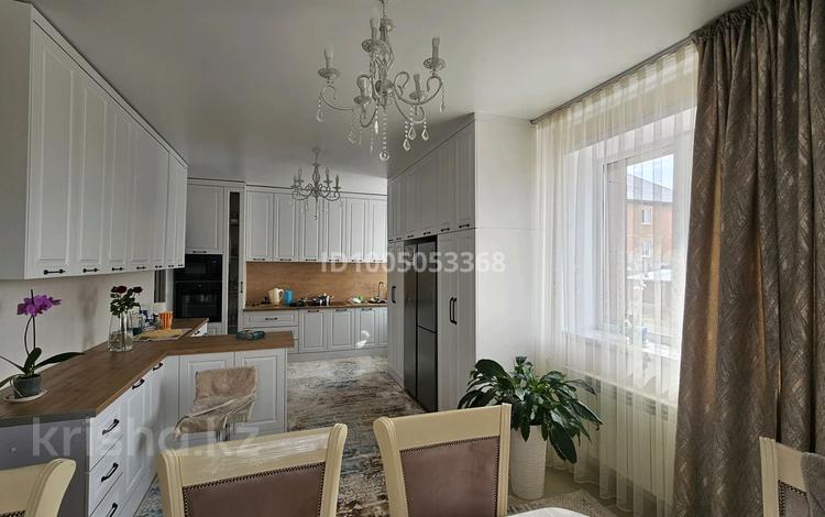 Отдельный дом · 6 комнат · 330 м² · 13 сот., Джека Лондана за 135 млн 〒 в Усть-Каменогорске — фото 2