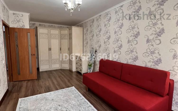 1-комнатная квартира, 39 м², 2/12 этаж, Тауелсиздик 21 за 22 млн 〒 в Астане, Алматы р-н — фото 2