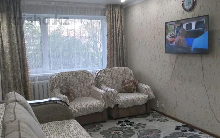 3-комнатная квартира · 70 м² · 1/5 этаж, Байтурсынова — Ауэзова за 20 000 ₸ в Семее — фото 2
