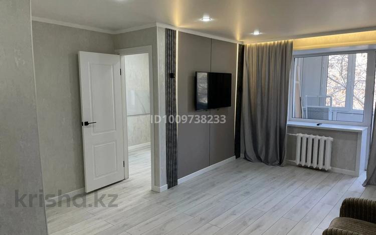 2-комнатная квартира · 44.4 м² · 3/5 этаж, Ерубаева 50 — Ерубаева Абдирова за 20.5 млн 〒 в Караганде, Казыбек би р-н — фото 2