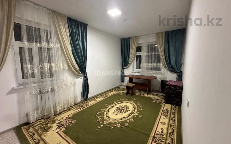 3-бөлмелі пәтер, 70 м², 5/7 қабат ай сайын, Жаңақала24көше 12/2 — Туркестан арена, бағасы: 100 000 〒 — фото 2