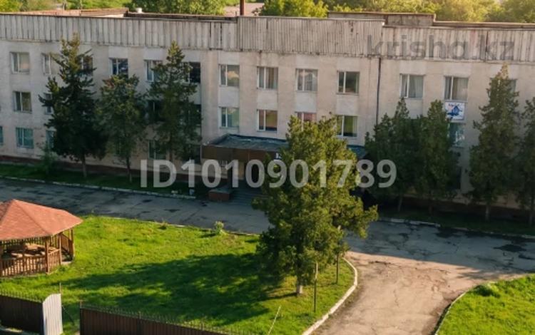 Офисы, магазины и бутики, склады, салоны красоты, фитнес и спорт, образование, конференц-залы, кабинеты и рабочие места, студии · 9 м² за 45 000 ₸ в  — фото 13