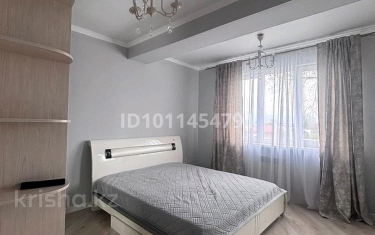 3-комнатная квартира · 70 м² · 4/13 этаж, мкр Аксай-5 3Б — Уг.ул. Садвакасова за 300 000 ₸ в Алматы, Ауэзовский р-н — фото 2