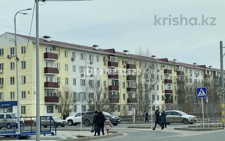 2-комнатная квартира · 44 м² · 5/5 этаж, 4 мкр 6 за 16 млн ₸ в Атырау, мкр Авангард-4 — фото 2