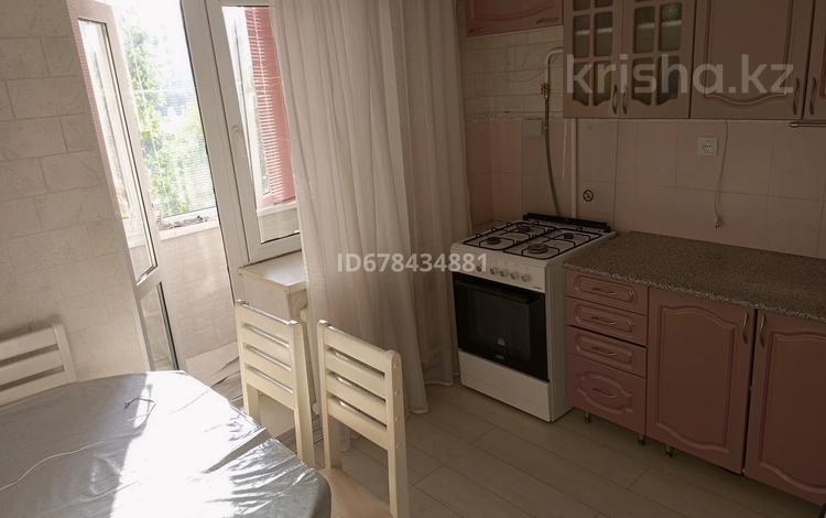 2-бөлмелі пәтер · 55 м² · 4/5 қабат, мкр Кунаева 9, бағасы: 21.2 млн ₸ в Уральске — фото 2