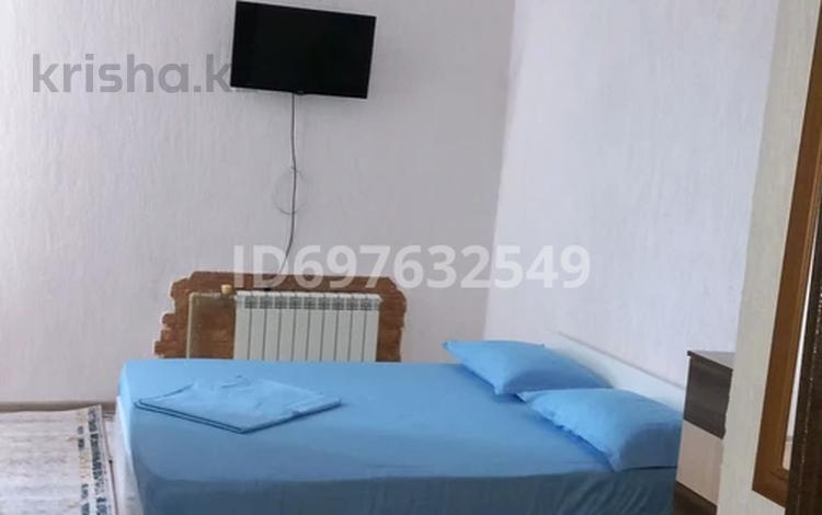 1-бөлмелі пәтер, 30 м², 3/4 қабат тәулік бойы, мкр Кокжиек, бағасы: 12 000 〒 в Алматы, Жетысуский р-н — фото 2