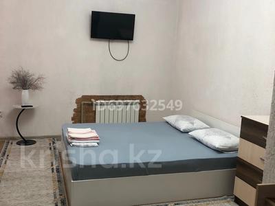 Аренда квартир посуточно в Алматы: 1-комнатная квартира · 27.6 м² · 3/4 этаж, мкр Кокжиек — КамазЦентр за 12 000 〒 1-комнатная квартира · 27.6 м² · 3/4 этаж, мкр Кокжиек — КамазЦентр за 12 000 〒 в Алматы, Жетысуский р-н