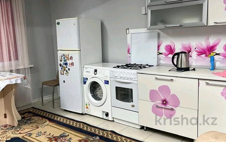 1-комнатная квартира · 50 м², Абылай хана 12 — Назарбаева за 10 000 〒 в Кокшетау — фото 2